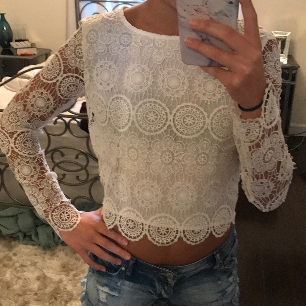 Beautiful white lace top NWT